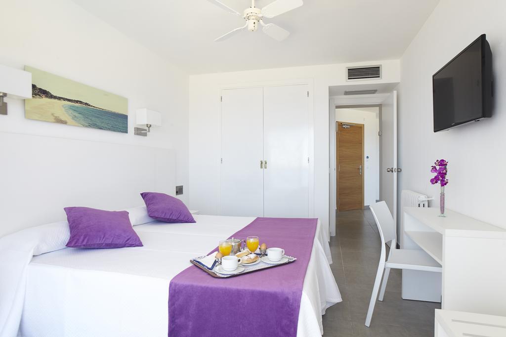 Aparthotel Nereida San Antonio  Luaran gambar